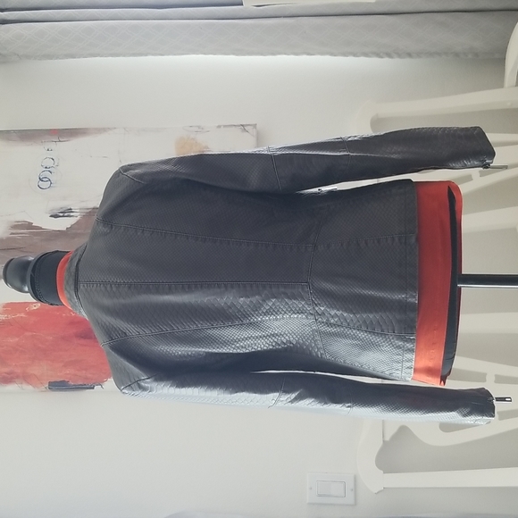 Kenneth Cole Faux Leather. Size XS. Grey. Lined. Zip Up with Zipper Pockets. - Picture 6 of 10